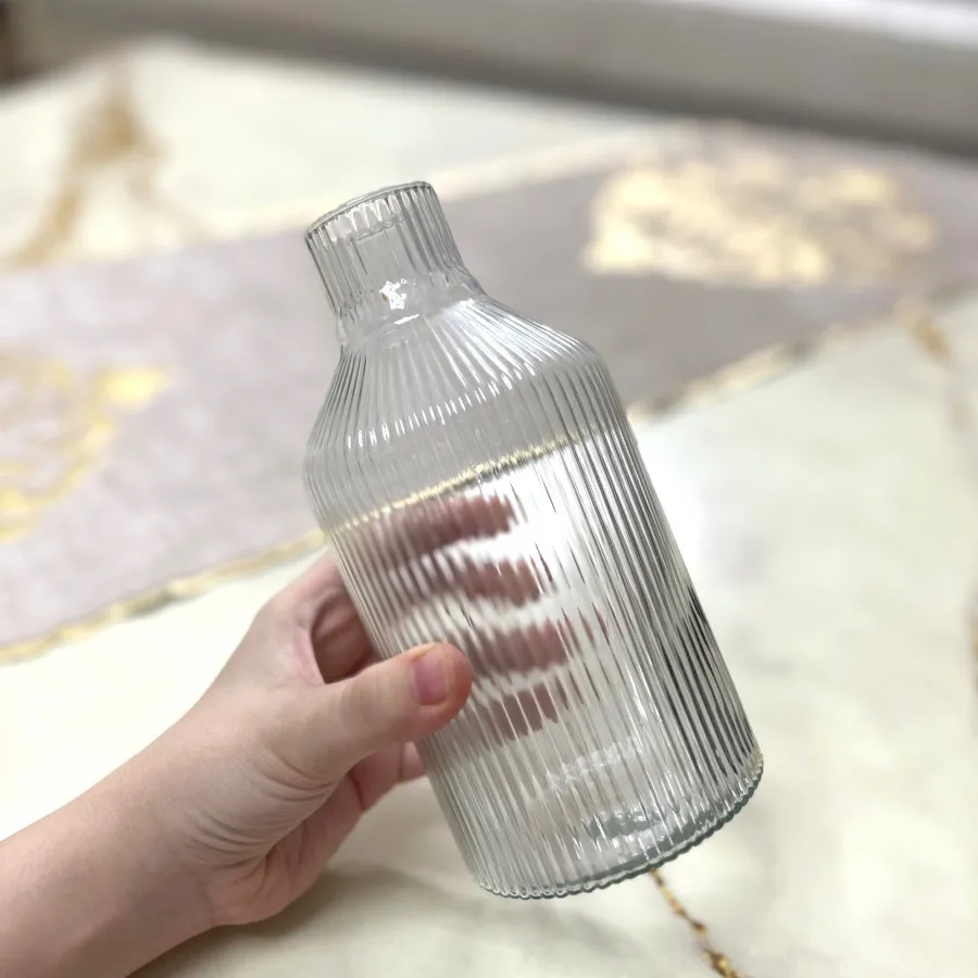گلدان شیشه ای زیبا