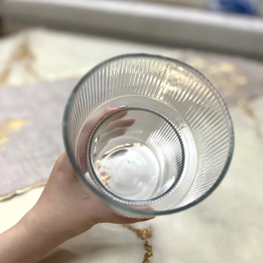 گلدان شیشه ای زیبا
