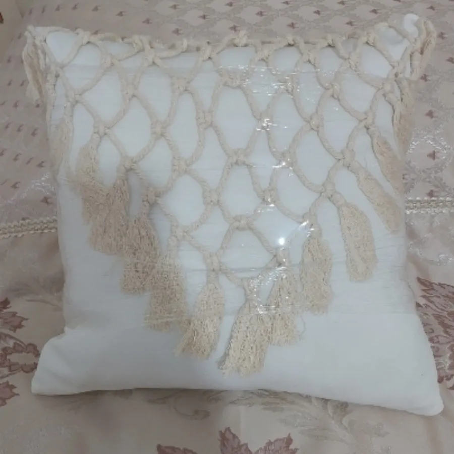 کوسن مکرومه