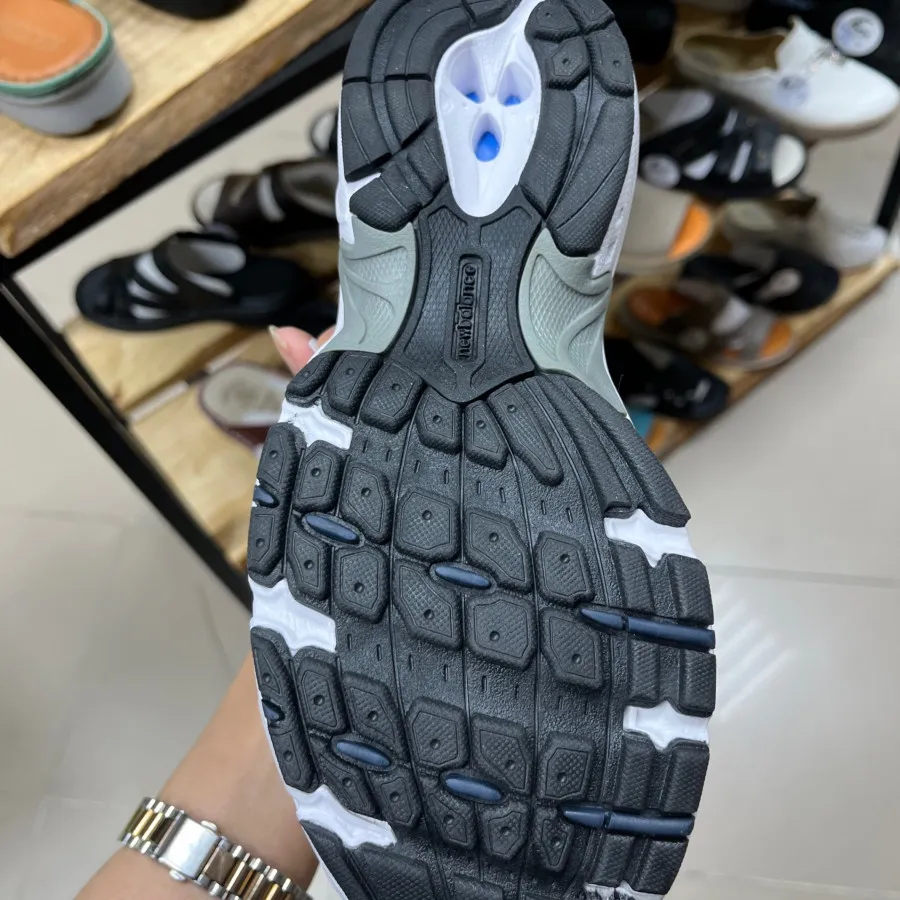 کفش نیوبالانس