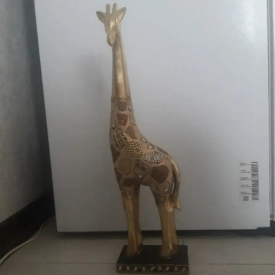 مجسمه/ تندیس زرافه