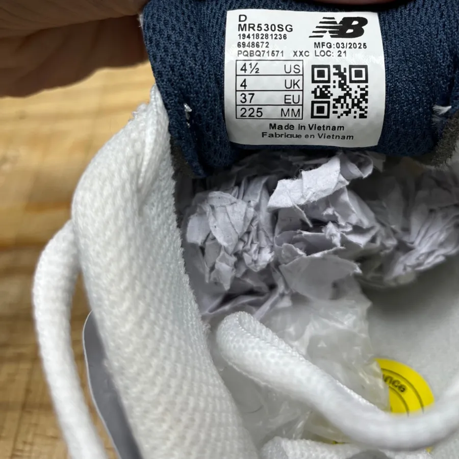 کفش new balance