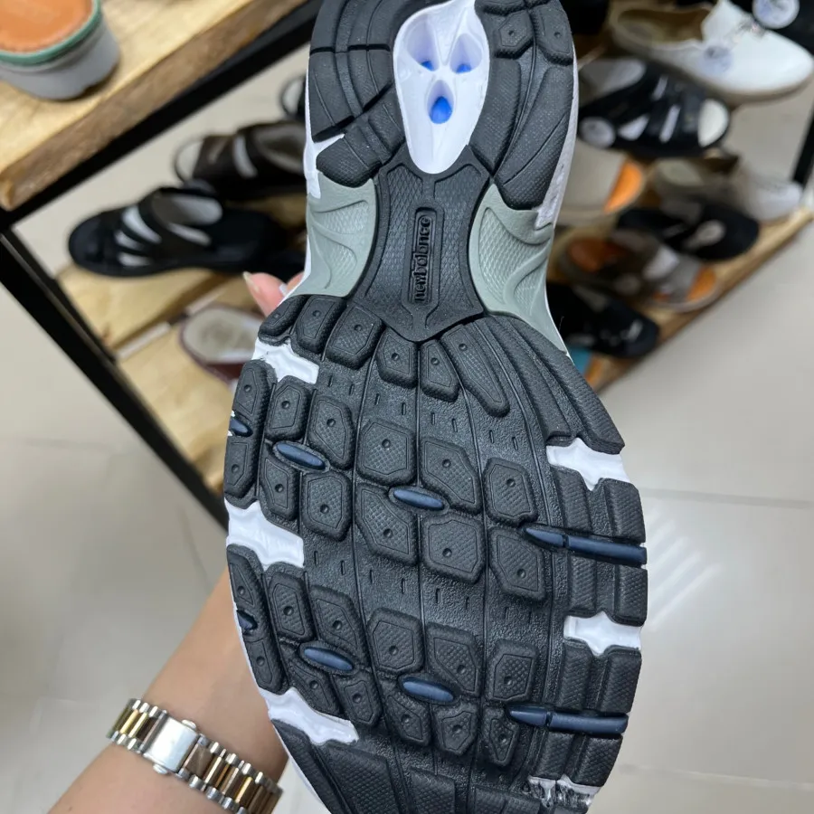 کفش new balance
