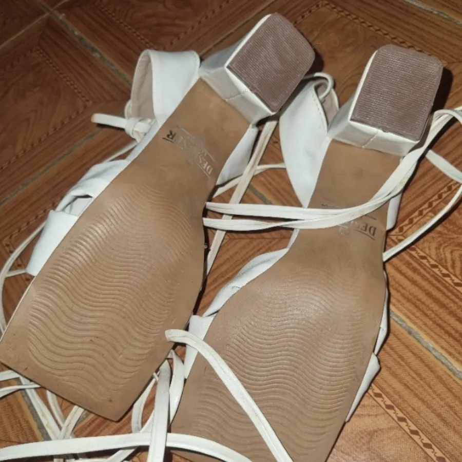 صندل تابستانه ی سفید