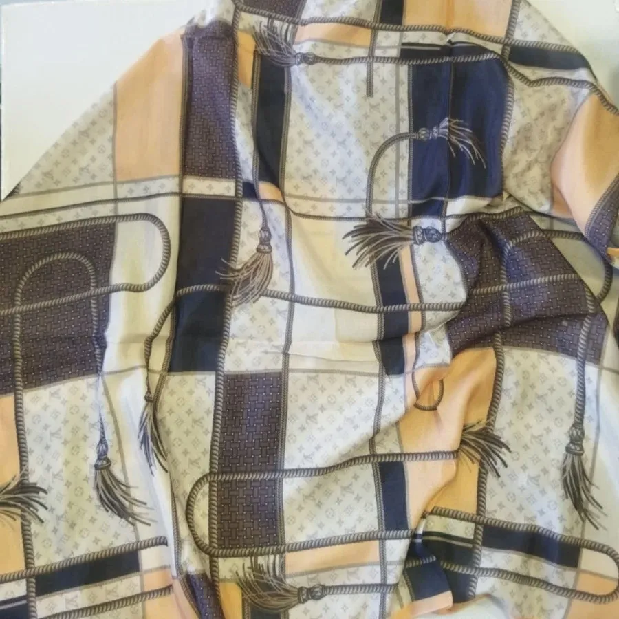 روسری نخی گلدار زنانه