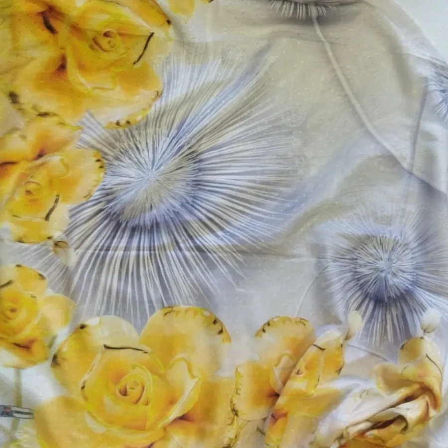 روسری نخی گلدار زنانه