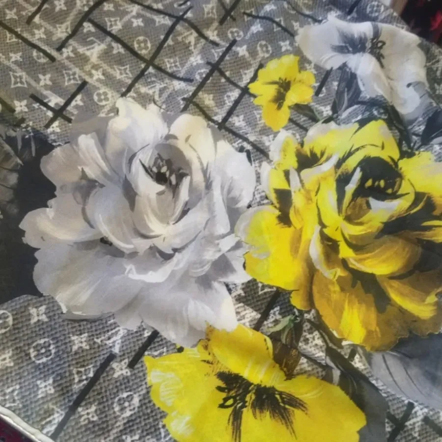 روسری نخی گلدار زنانه
