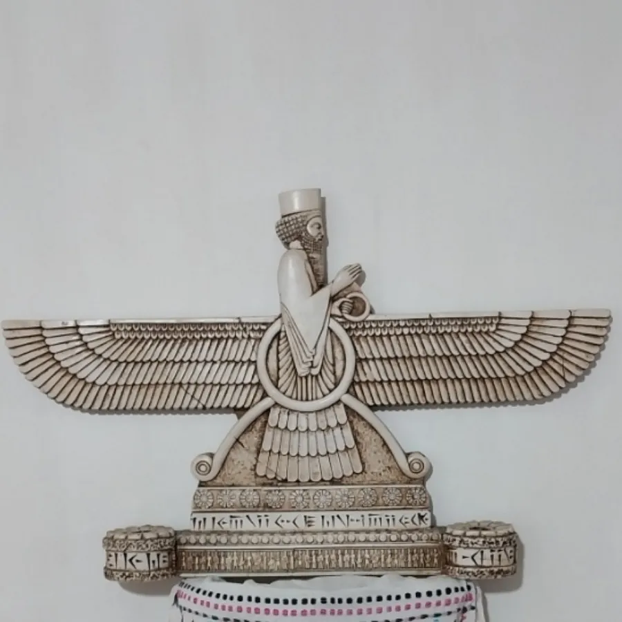 مجسمه فروهر