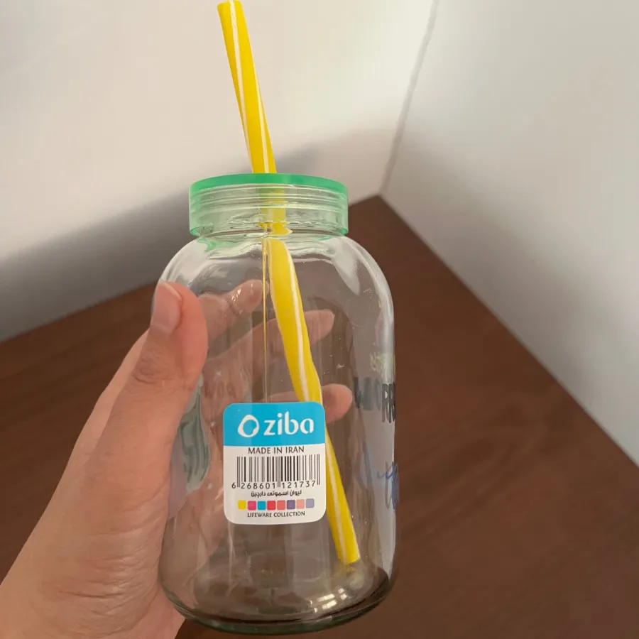 لیوان اسموتی با نی