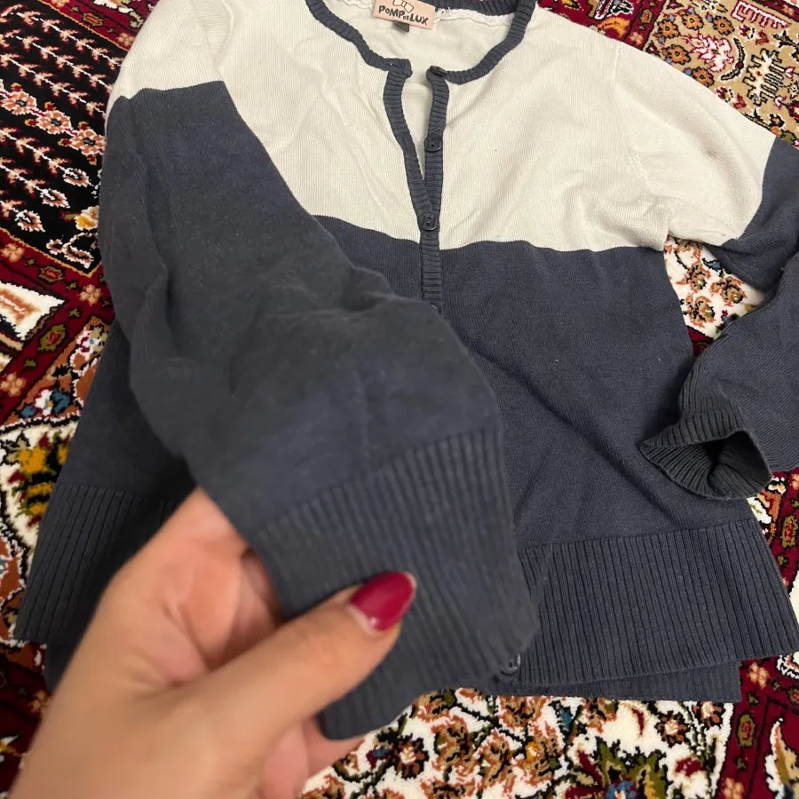 سوییشرت سفید طوسی
