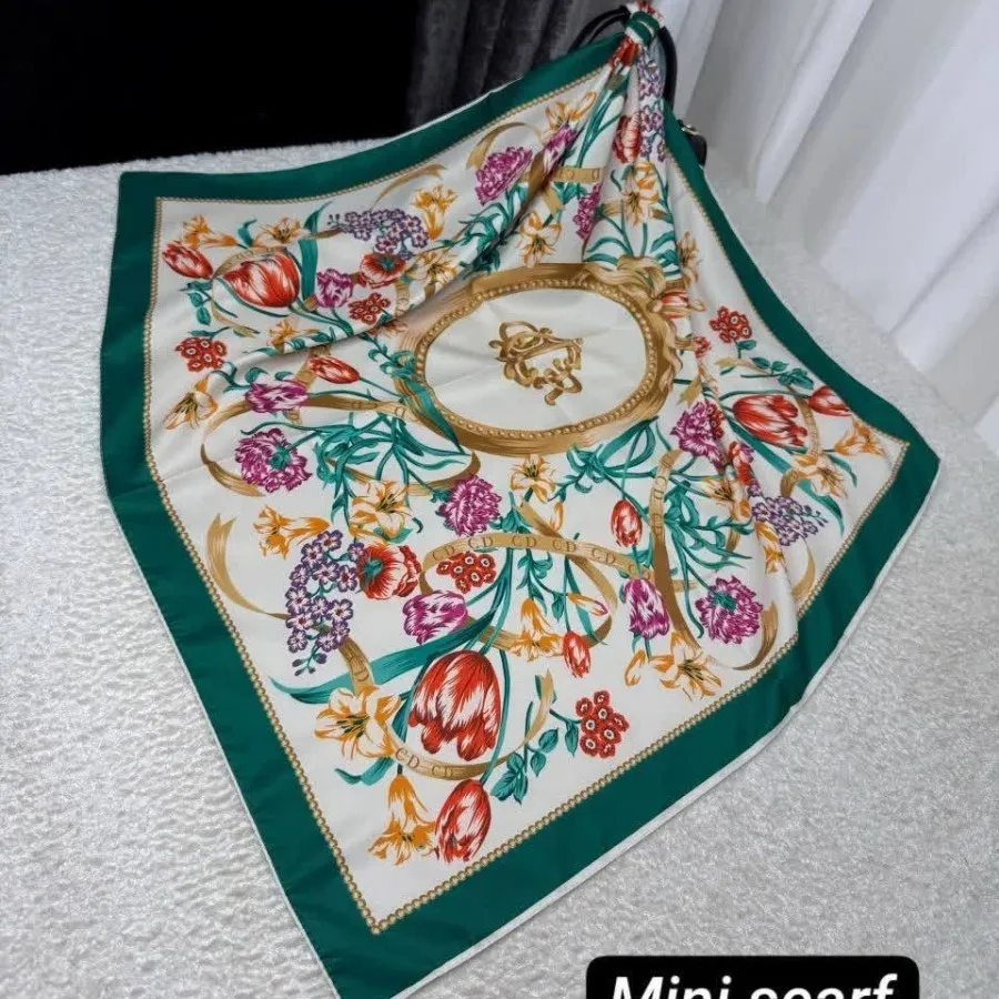 مینی اسکارف