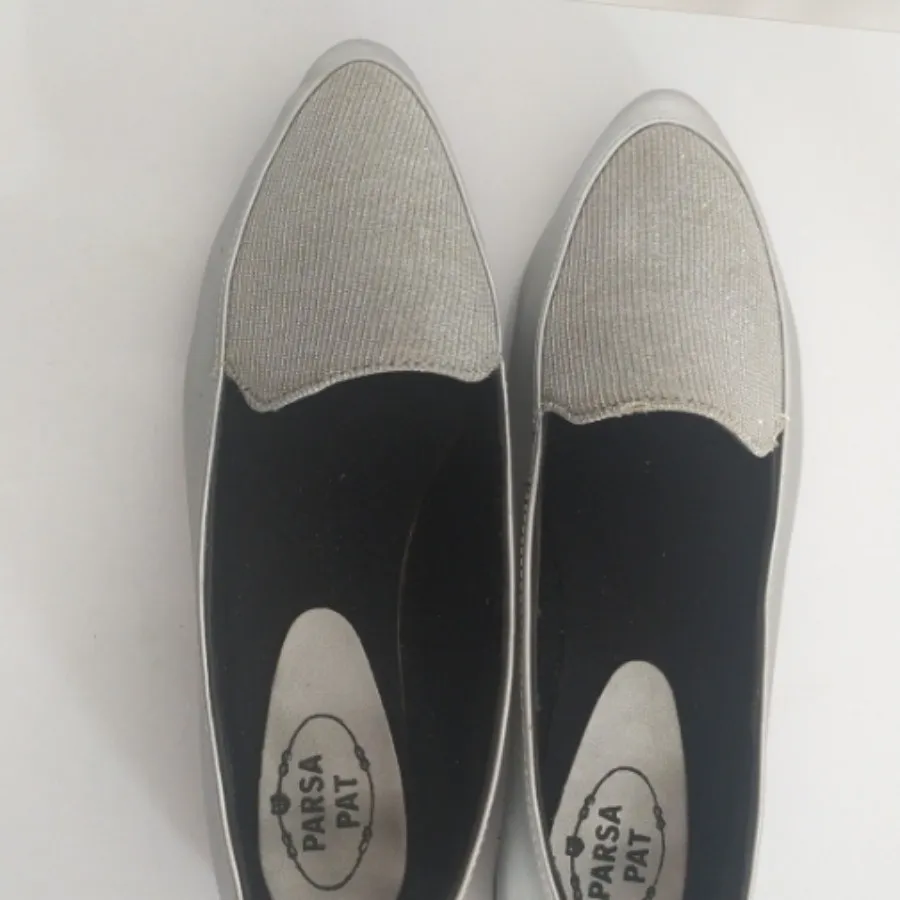 کفش تخت نقره ای