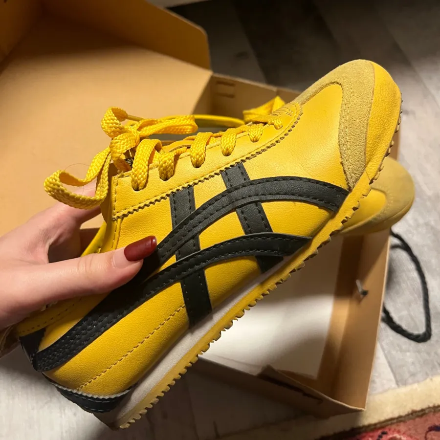 کتونی onitsuka