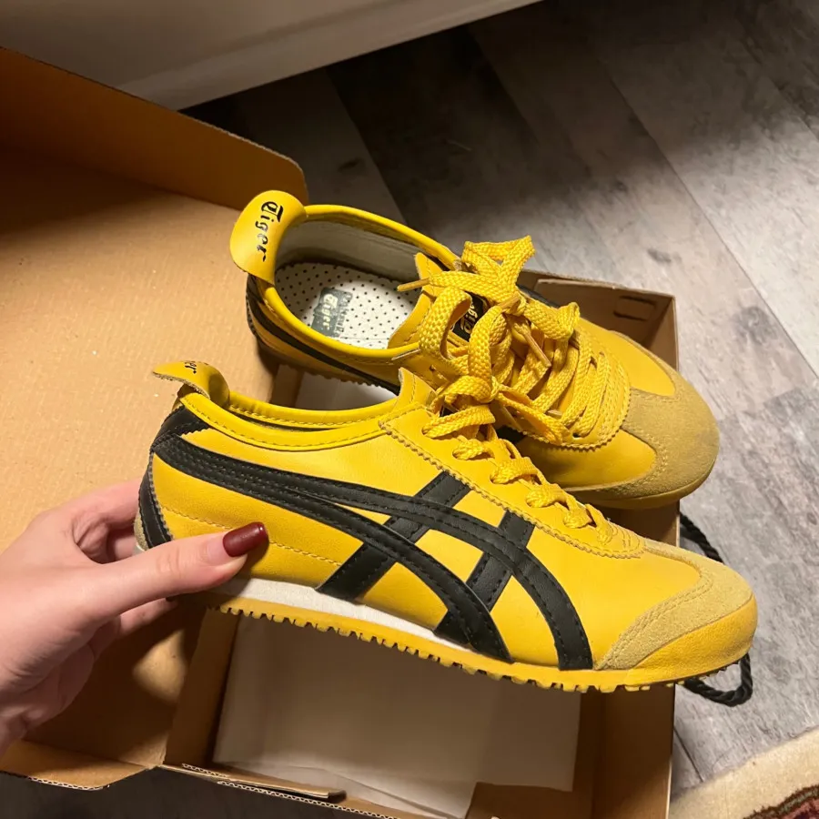 کتونی onitsuka