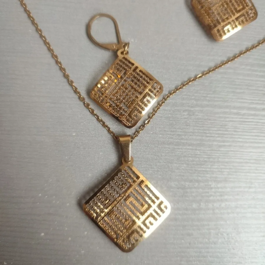ست گردنبد و گوشواره