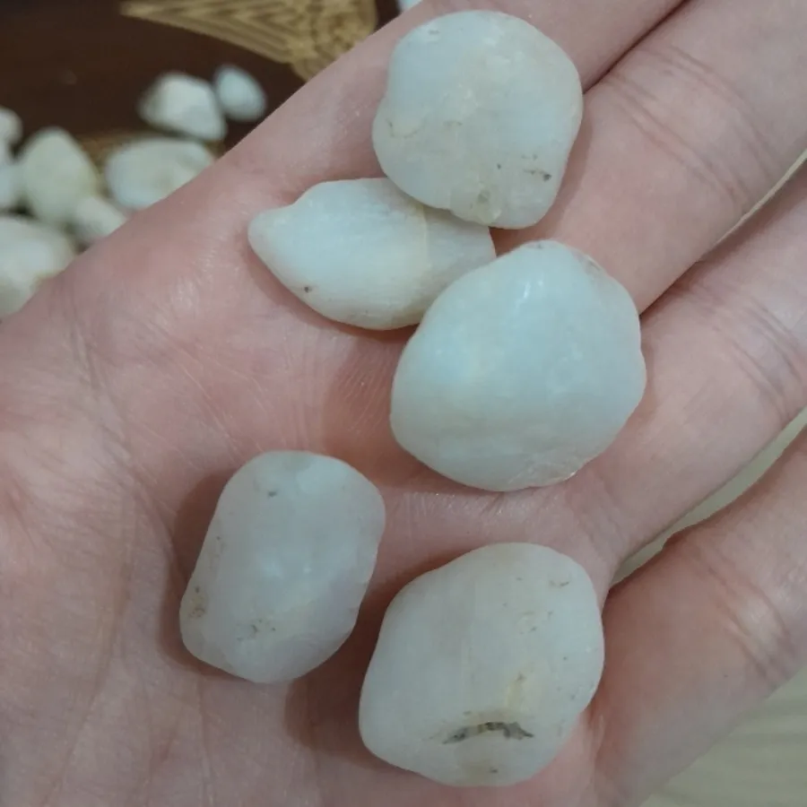 سنگ عقیق سفید شفاف