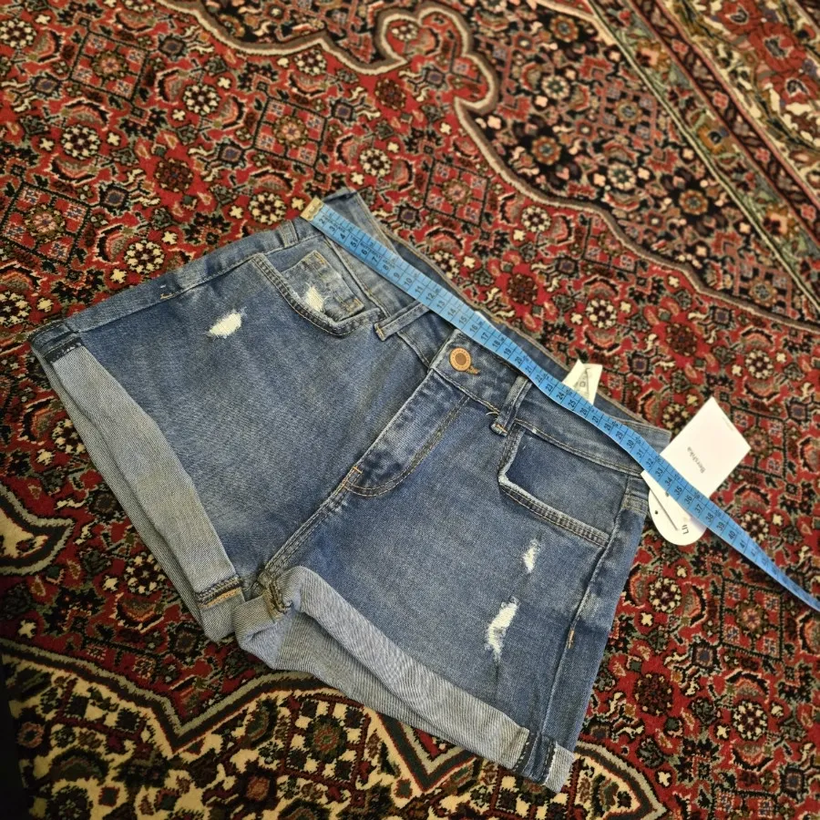 شلوارک جین مارک bershka