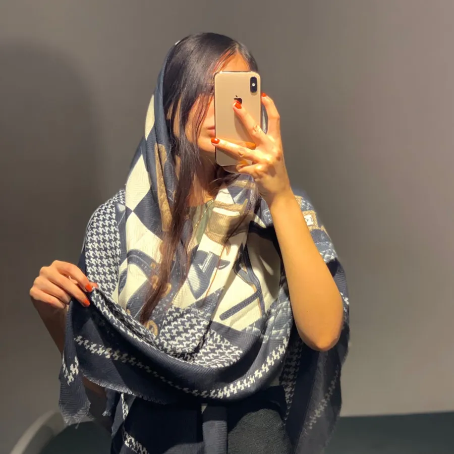 روسری زنانه