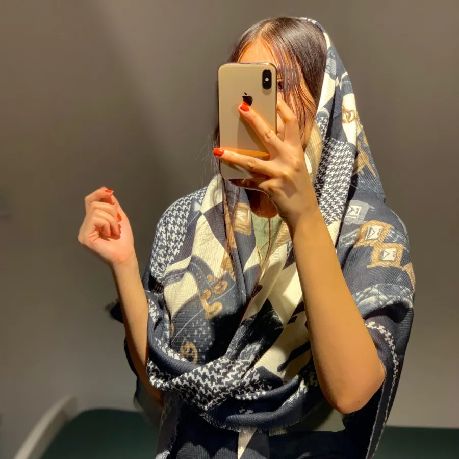روسری زنانه