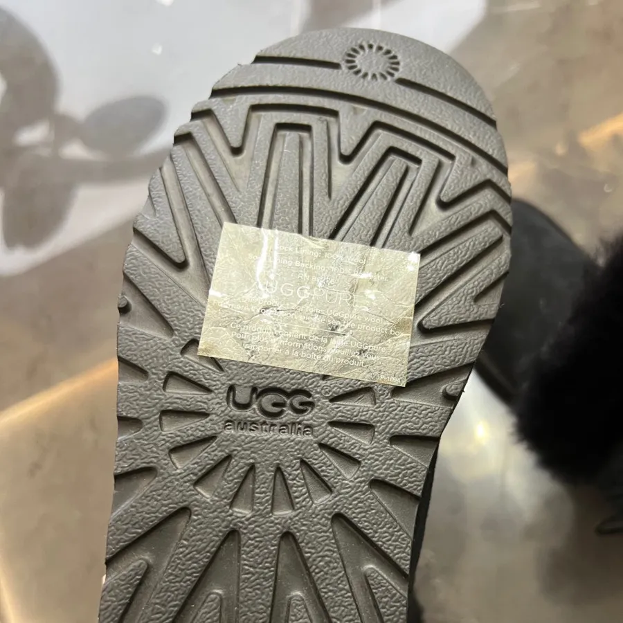 بوت ugg