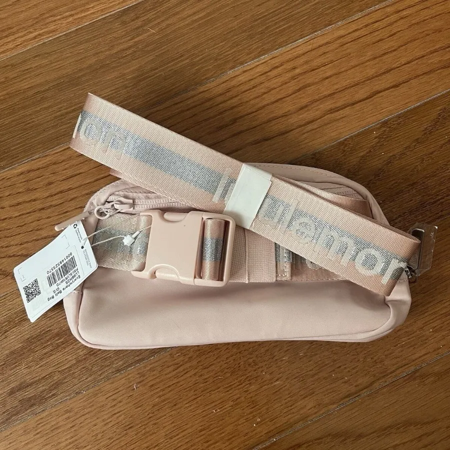کیف لولولمون Lululemon