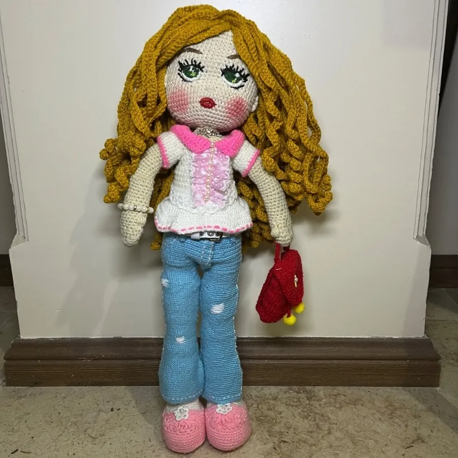 عروسک دخترانه بافتنی