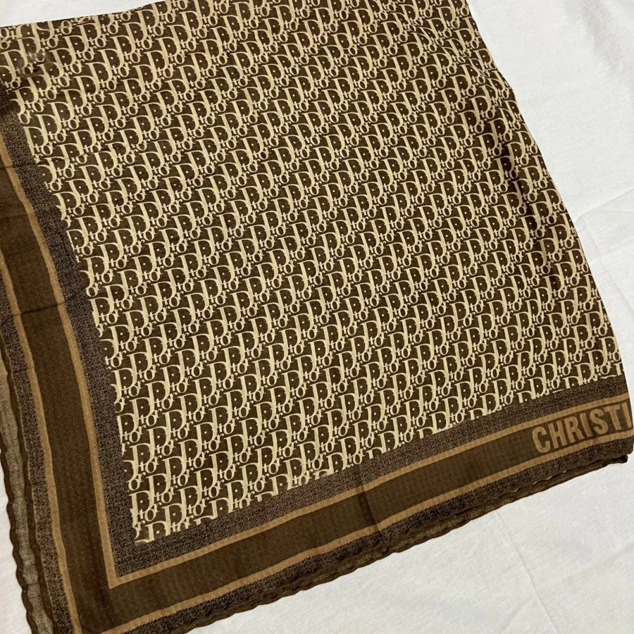 روسری مارک چریستین دیور
