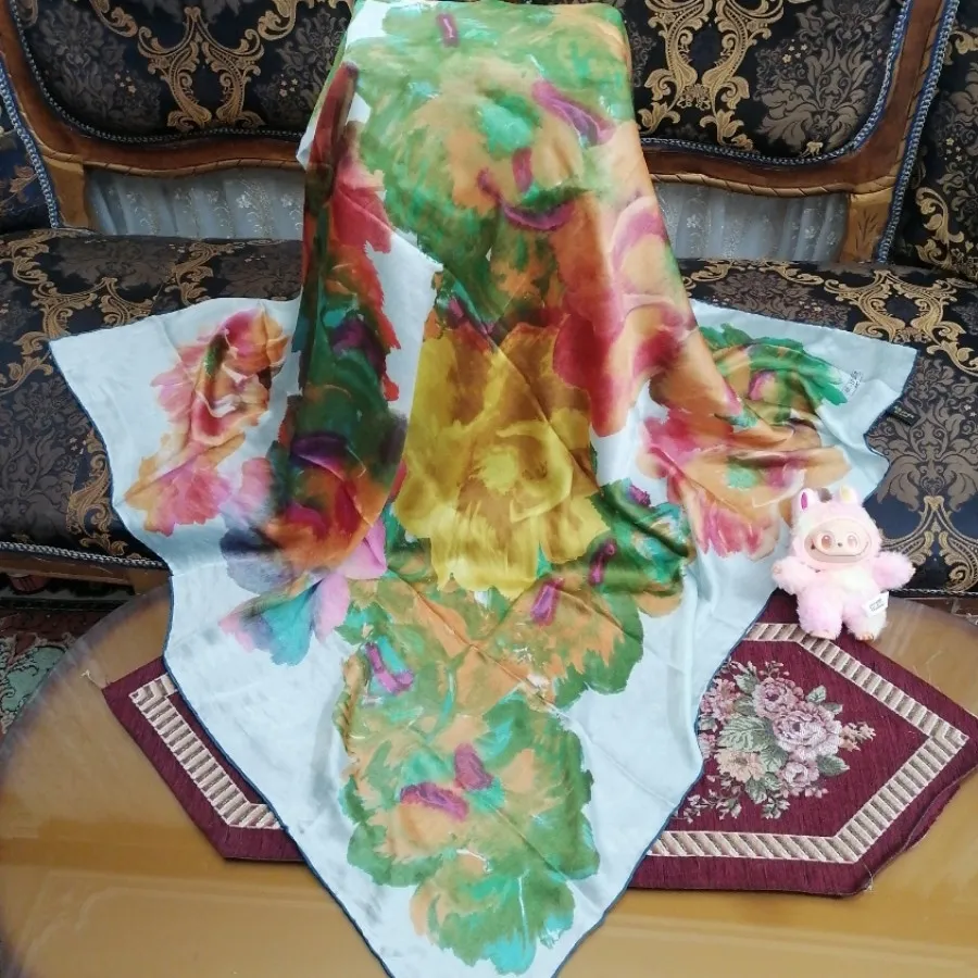 روسری بزرگ دور دست دوز