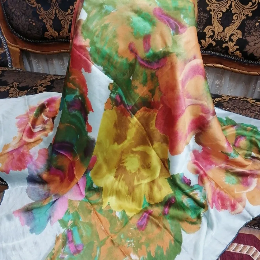 روسری بزرگ دور دست دوز