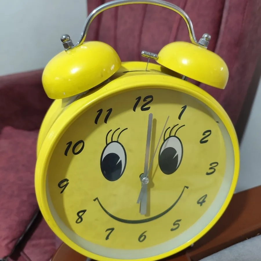 ساعت زنگ دار بزرگ