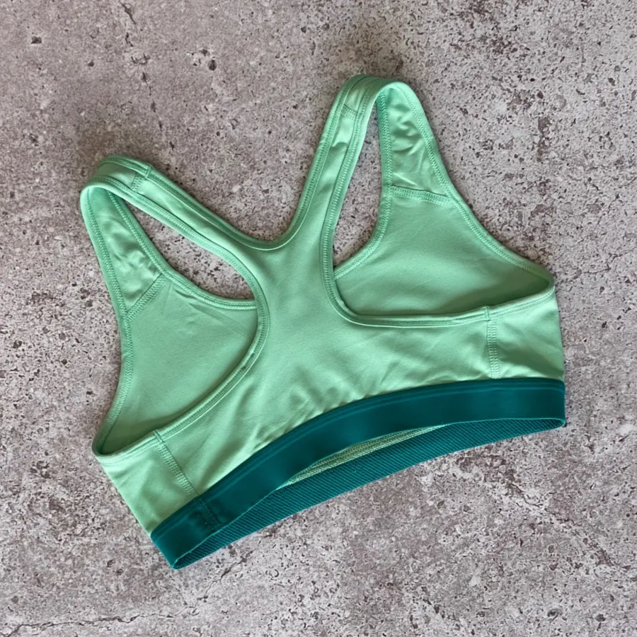 نیم تنه ورزشی nike