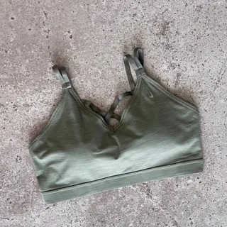 نیم تنه ورزشی زنانه nike