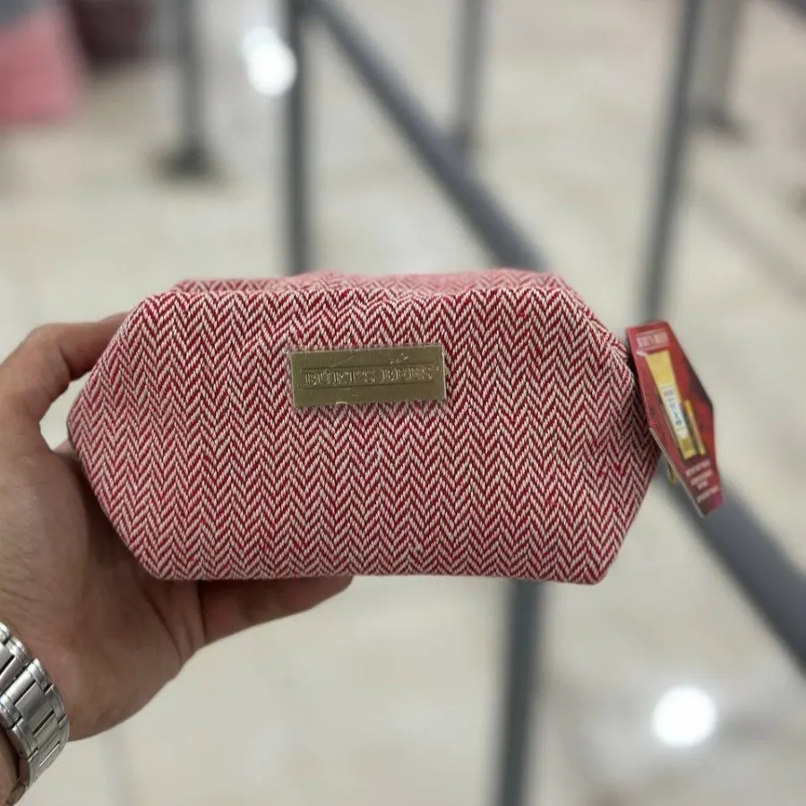 کیف آرایشی Burt’s Bees