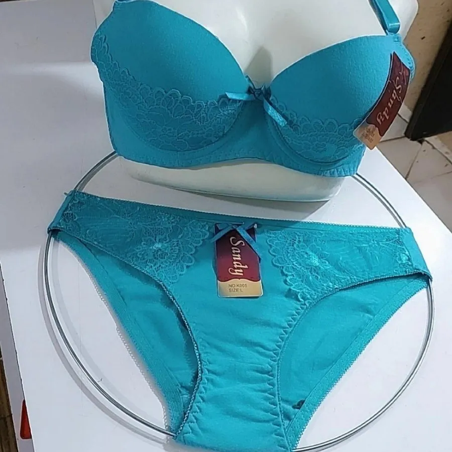 ست سوتین وشورت اسفنجی