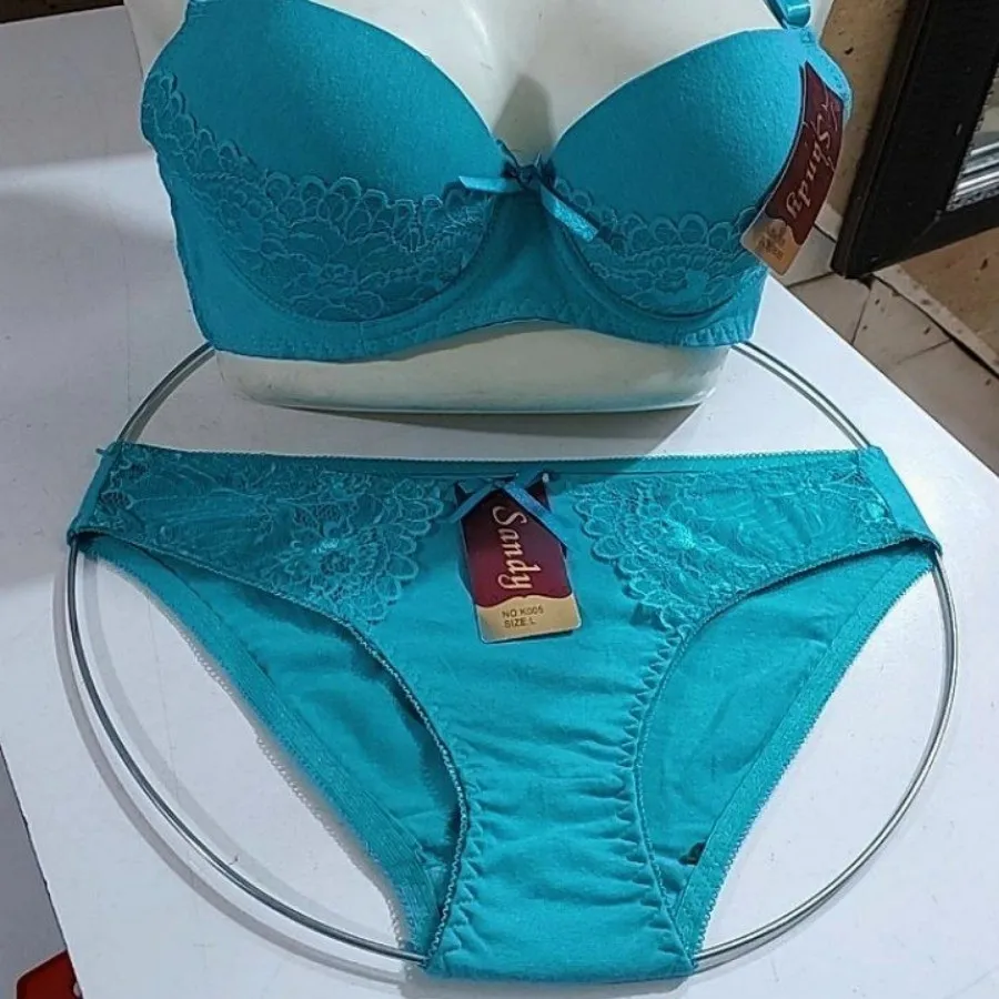 ست سوتین وشورت اسفنجی