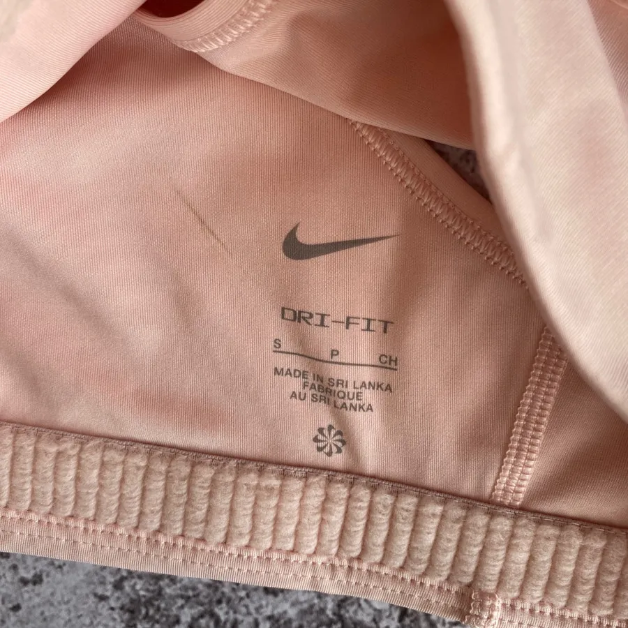 نیم تنه زنانه nike
