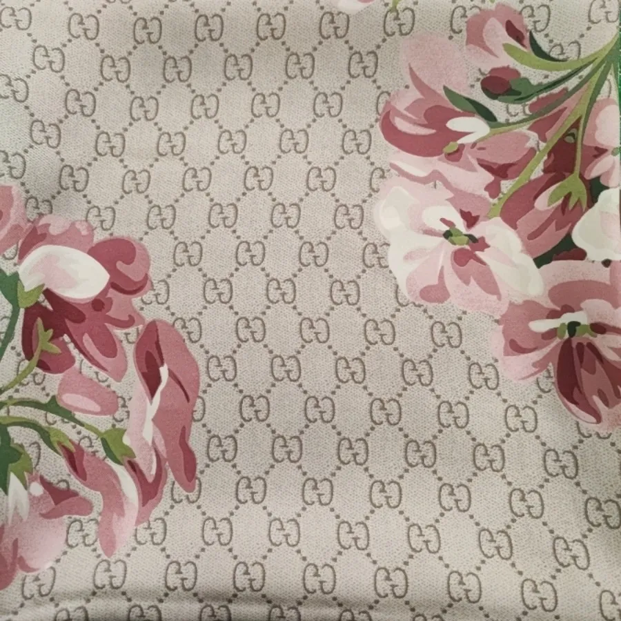 روسری ساتن