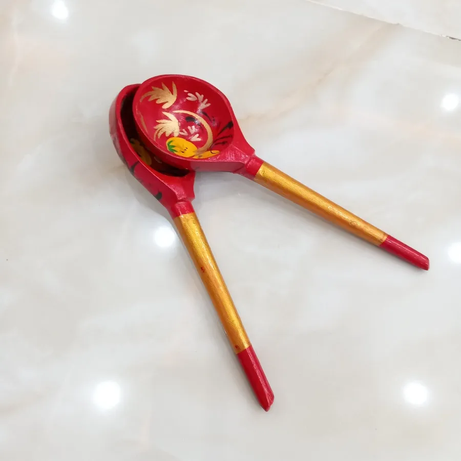 قاشق چوبی
