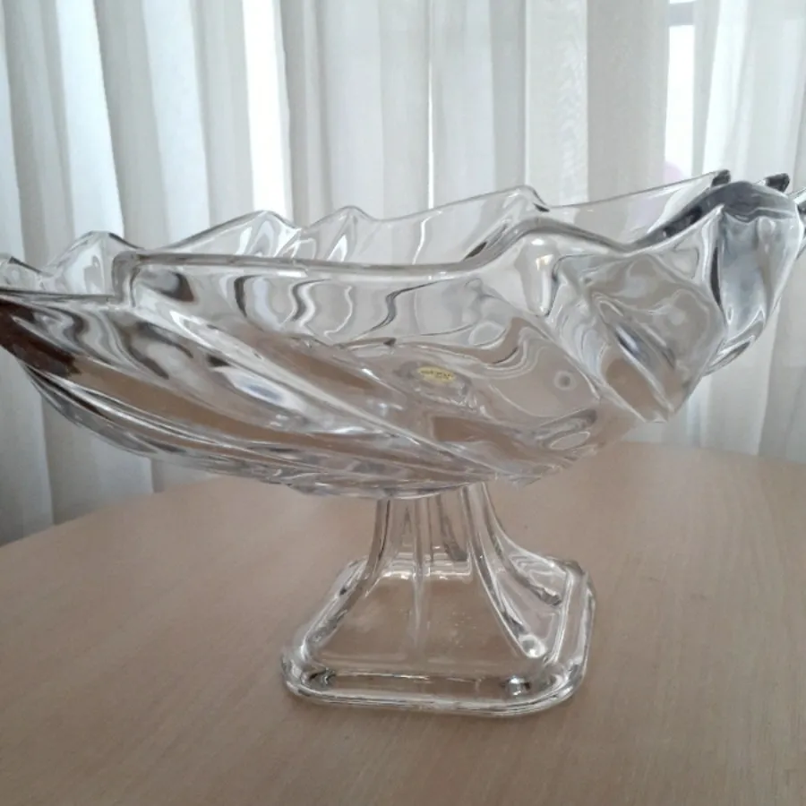 میوه خوری پایه دار سوگا