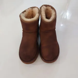 بوت برند UGG