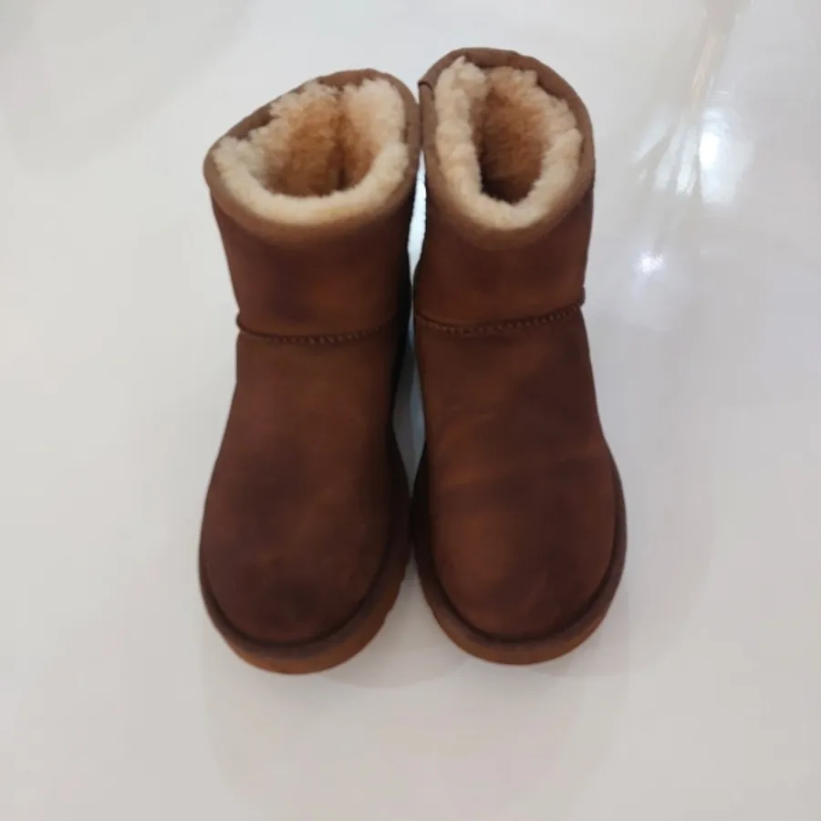 بوت برند UGG