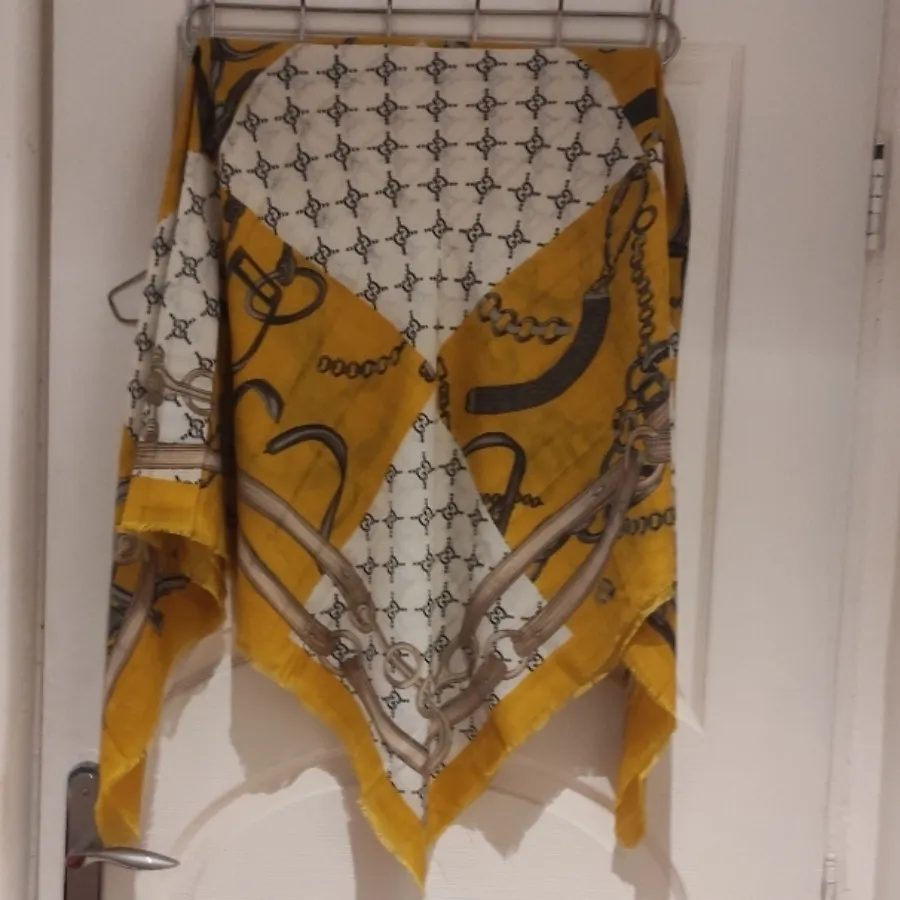 روسری نخی قواره بزرگ