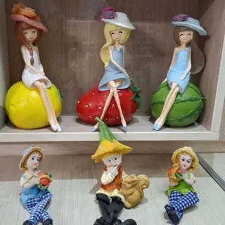 6 عدد مجسمه باهم