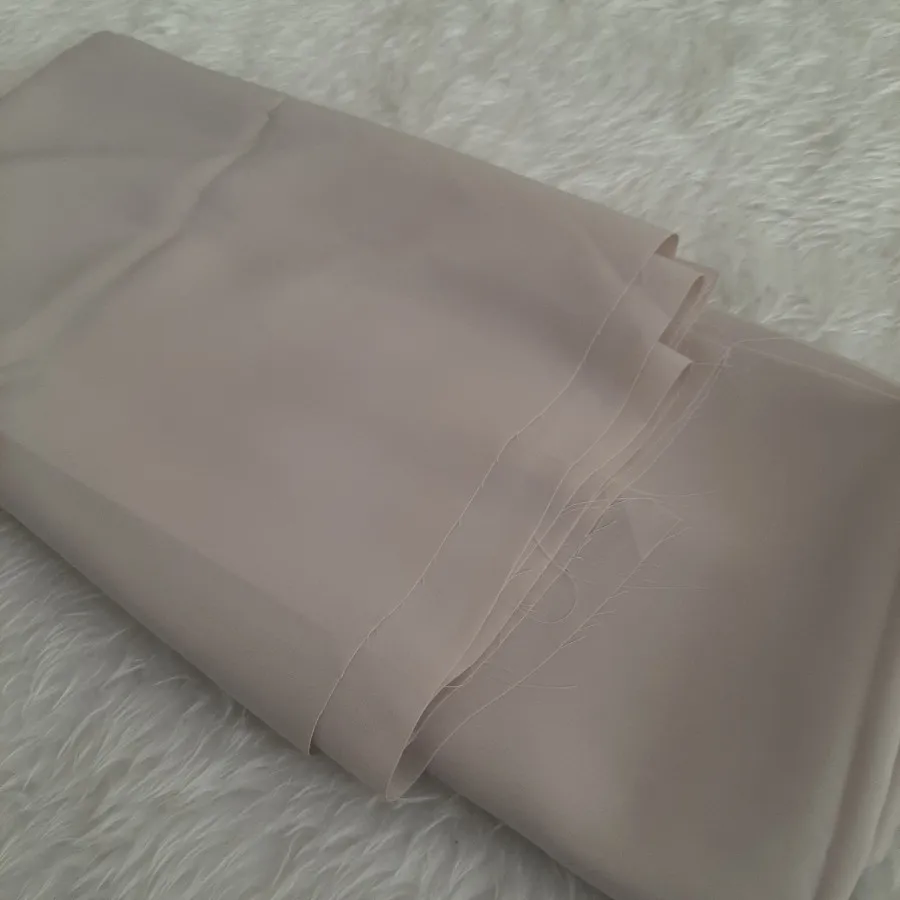پارچه پیراهنی کرم