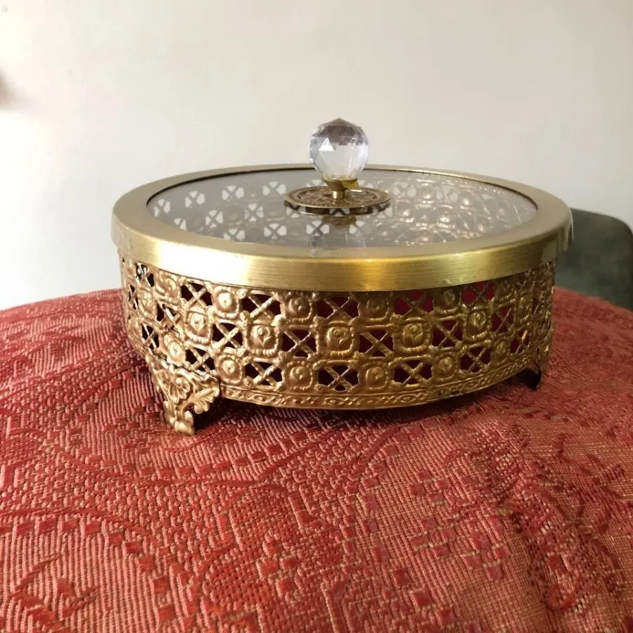 شکلات خوری فلزی در دار