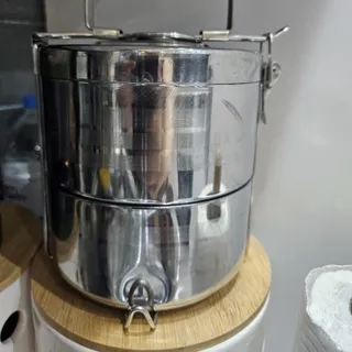 ظرف ترشی و و ظرف غذا