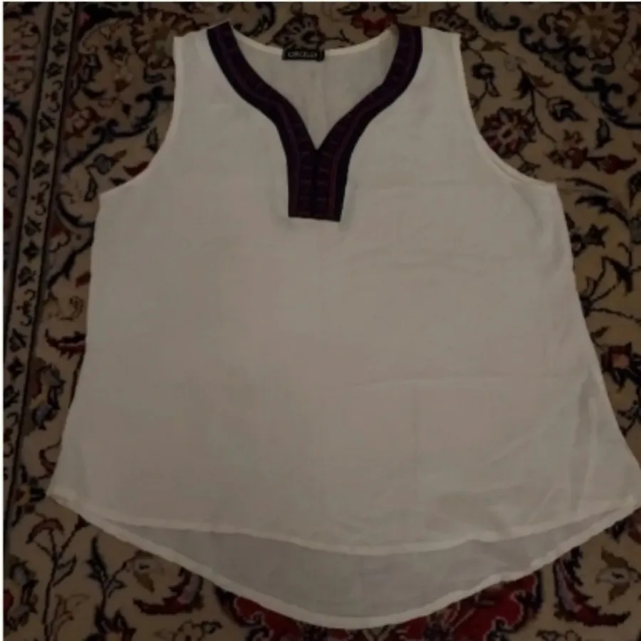 تاپ سفید