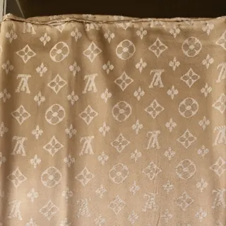 روسری Lv