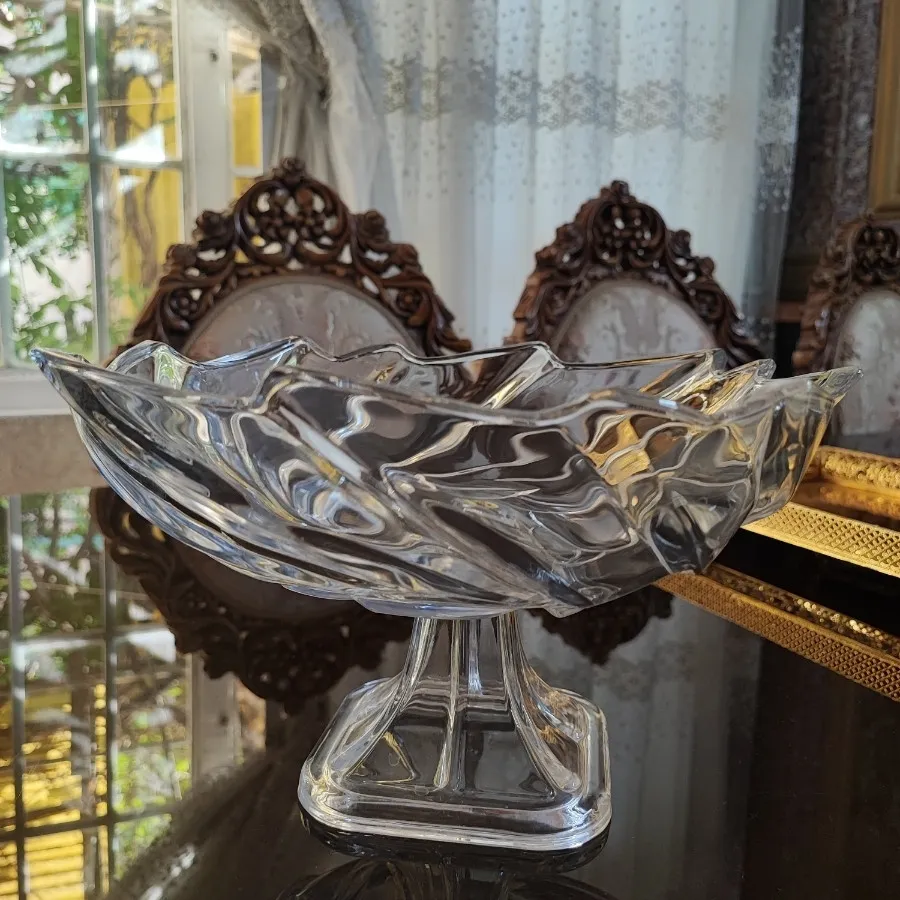 ظرف پایه دار