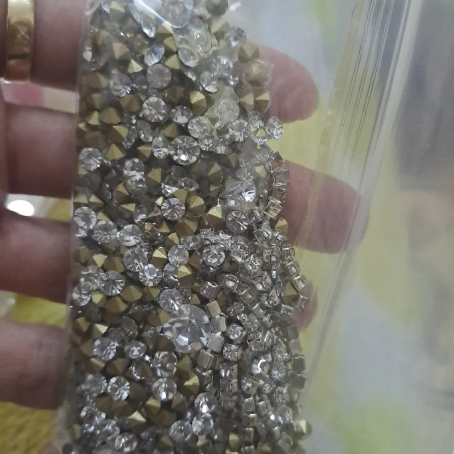 لوازم خرازی( نگین چسبی)